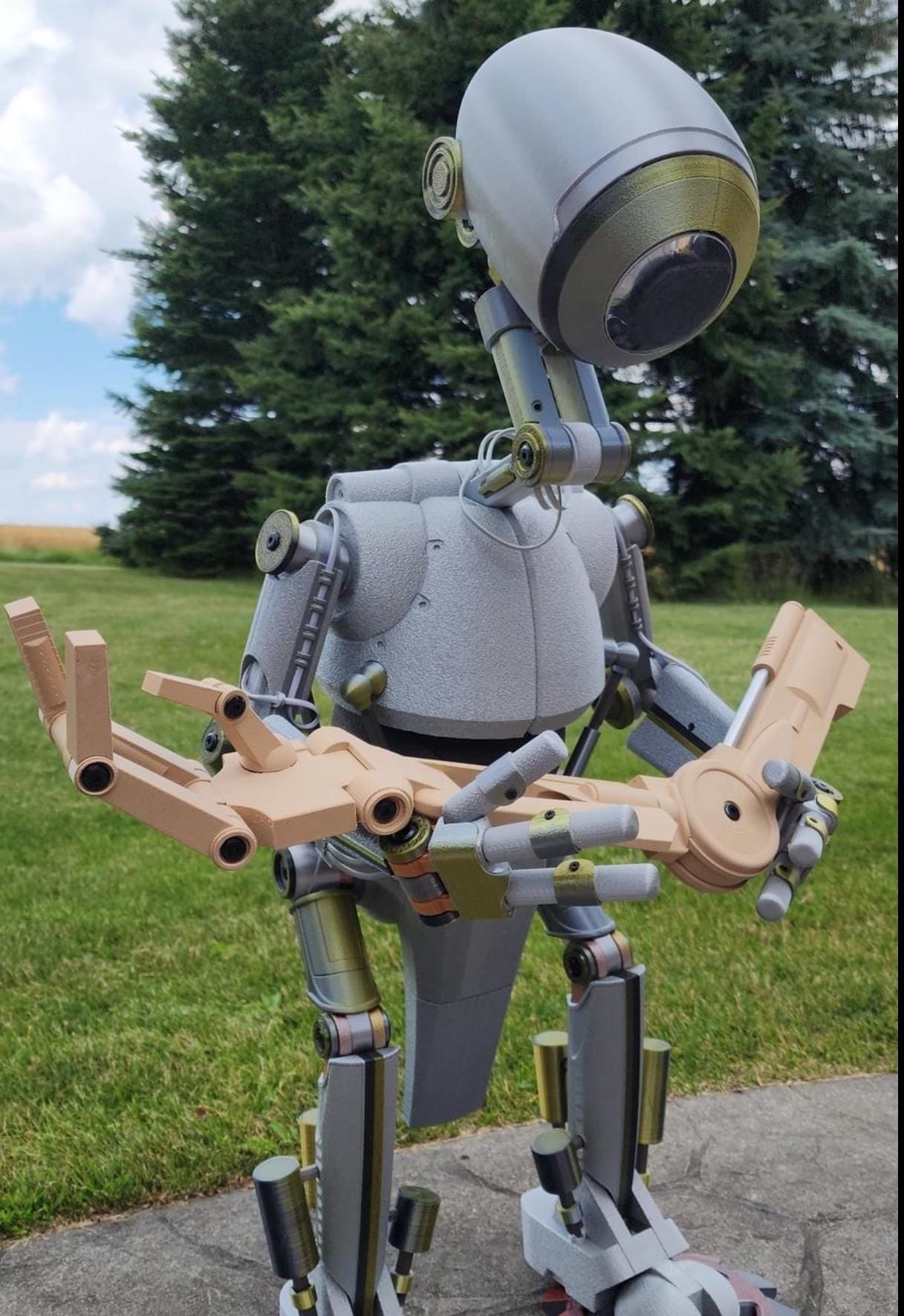 Life-Size Worker Droid! About 3 Feet Tall! DIY Model Kit!